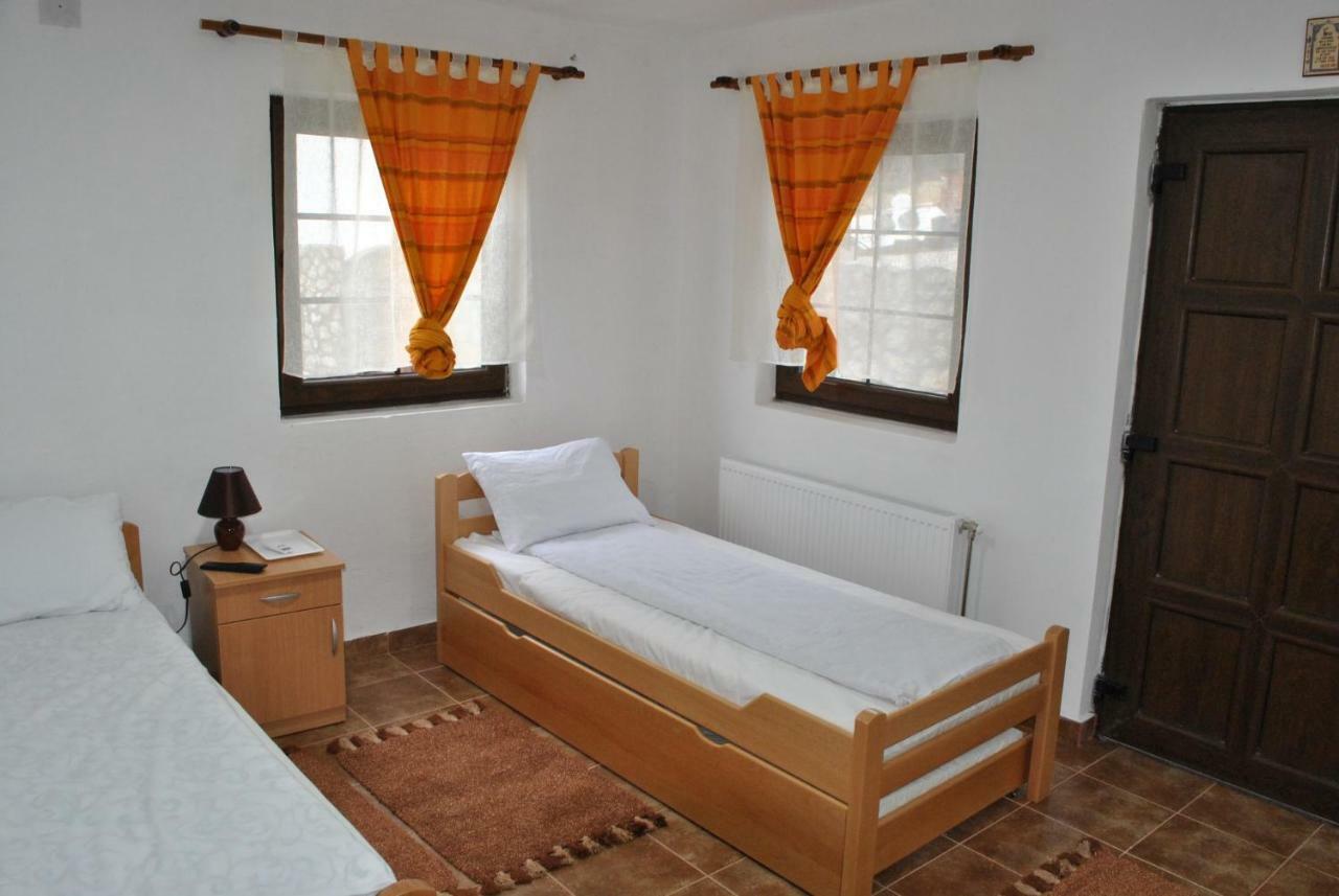 Etno Selo Lelic Bed & Breakfast Valjevo Exterior photo